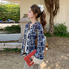 新中式盘扣蓝色短款刺绣牛仔外套女春季2025年新款气质高级感夹克，女装短外套，2C098