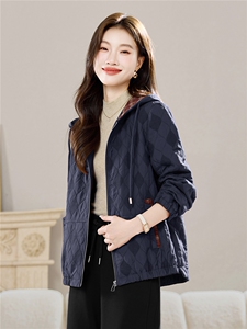 现货2026春秋季新款时尚中老年妈妈装短外套上衣格子女士风衣图片