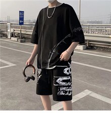 黑色