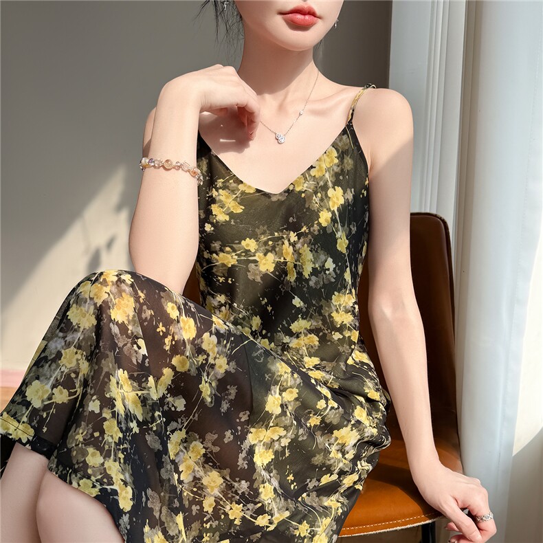 乔其纱黄花吊带连衣裙,女装蕾丝衫/雪纺衫,圣丽羊绒