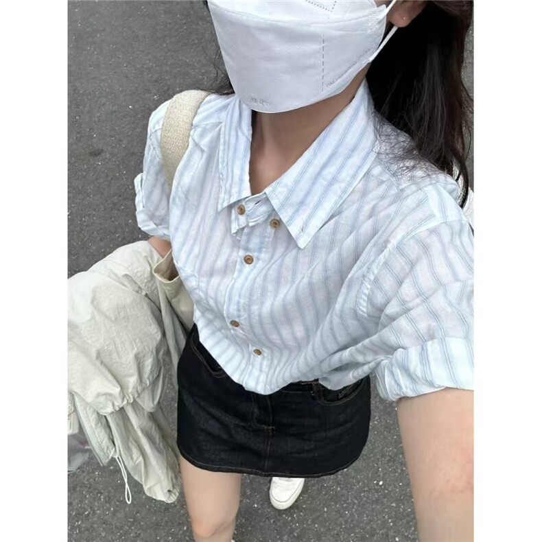 韩系小个子polo领蓝色条纹短袖衬衫女夏季温柔风百搭独特短款上衣图片