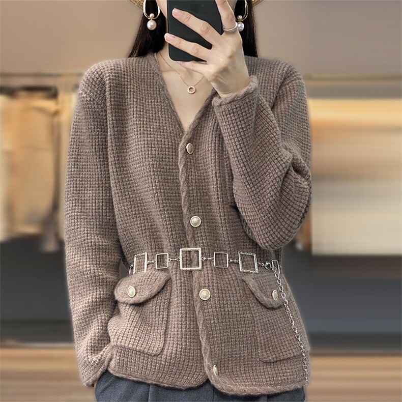 小香风v领针织开衫女秋冬新款流行软糯毛衣外套慵懒外搭图片