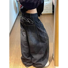 深蓝色