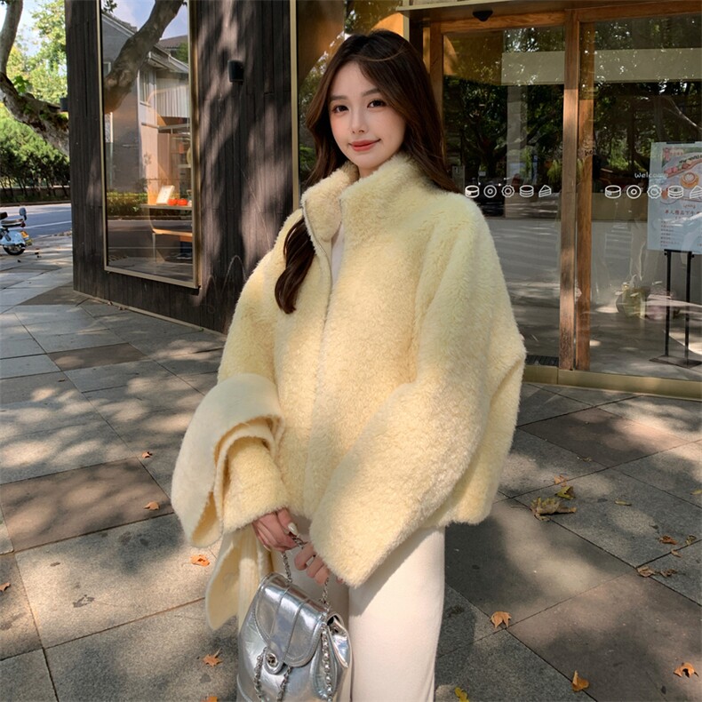 新款主推奶呼呼嫩黄色皮毛一体2639-P185-K278,女装短外套,2C129