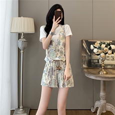 重工减龄时尚套装女夏设计感圆领印花马甲假两件套阔腿短裤两件套，女装套装/套裙，江南