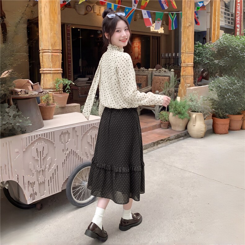 2026早秋新款法式复古波点飘带V领雪纺长袖衬衫女,女装蕾丝衫/雪纺衫,