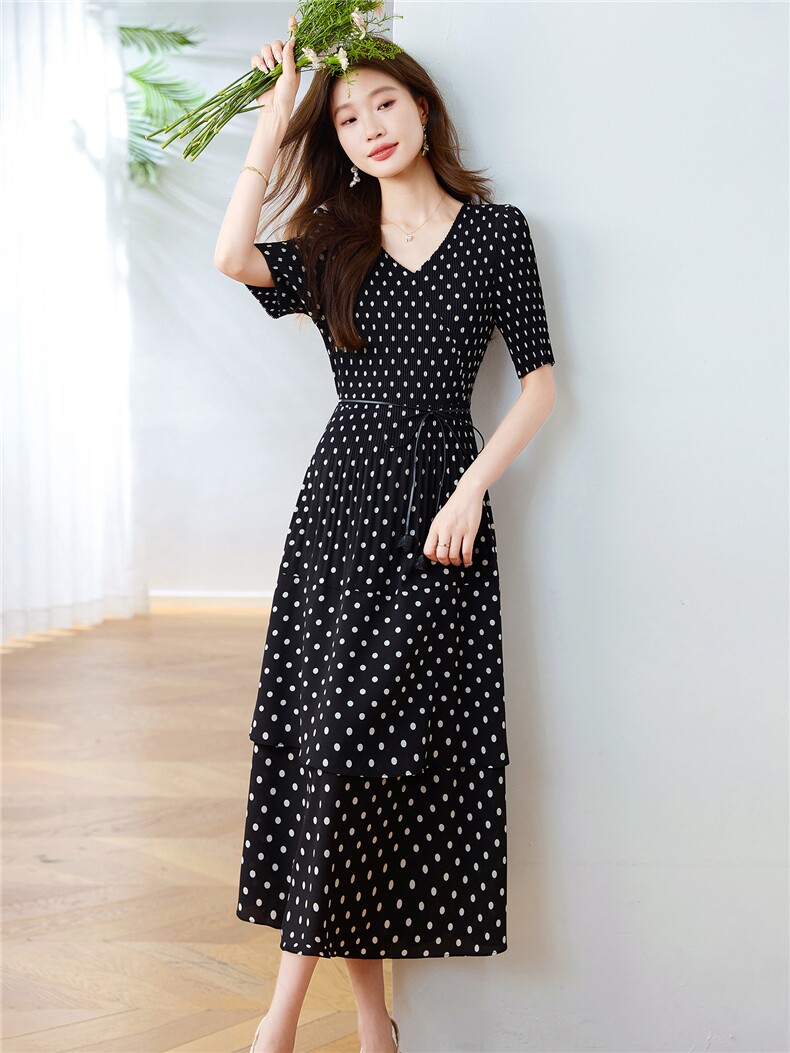 时尚波点印花连衣裙女2025夏季新款压褶弹力收腰修身显瘦气质长裙,女装连衣裙,布芭啦