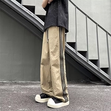 卡其色