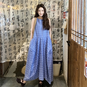 蓝色复古格子无袖连衣裙女2025夏季新款文艺学院风气质减龄背心裙图片
