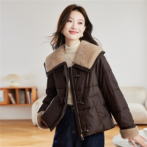 现货！2025冬季新款羽绒服女图片