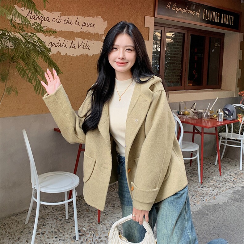 卡其色连帽设计感双面毛呢外套女2025秋冬季新款牛角扣呢子大衣,女装毛呢外套,2D080