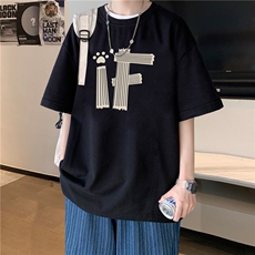 黑色