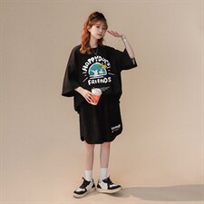 黑色
