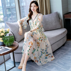 碎花连衣裙2021年夏季V领时尚气质中长款百搭韩版优雅两件套图片