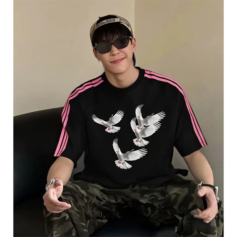 抖音得物品质二开240克宽松纯棉美式潮牌印花三条杠中性风短袖T恤图片