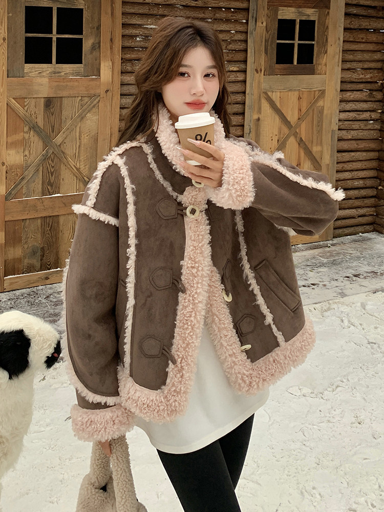 棕色麂皮绒拼接皮毛一体羊羔毛外套女秋冬2025新款设计爆款厚棉服,女装羊羔毛/颗粒绒,浪娴服饰