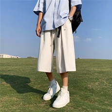 米白色