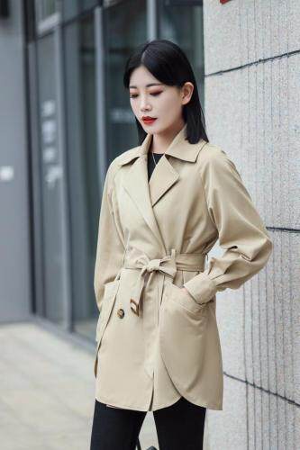 春款风衣，女装风衣，娇姿百合