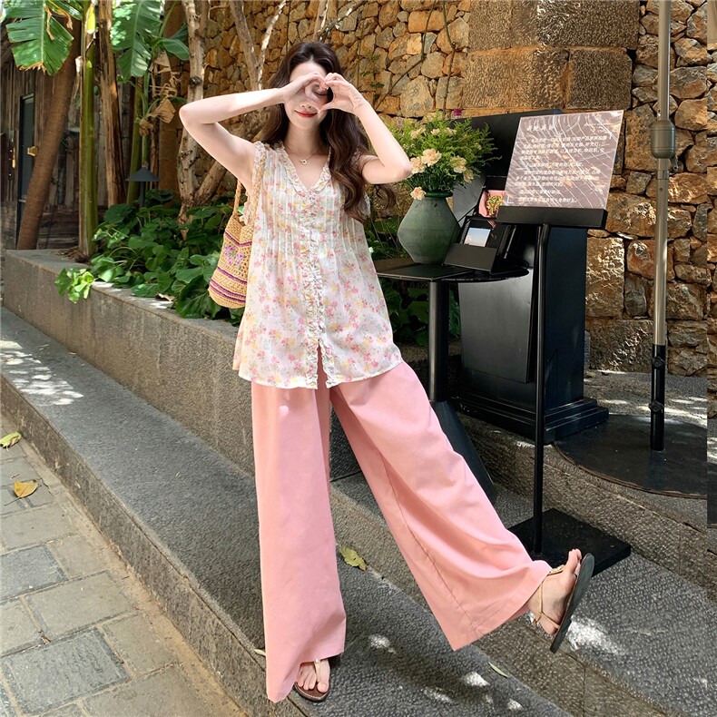 夏日少女风套装2026新款韩式碎花木耳边背心宽松阔腿裤两件套裤,女装套装/套裙,冬木谷雨