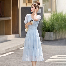 法式连衣裙女2025夏季新款巨好看的独特漂亮海边度假蓝色收腰裙子，女装连衣裙，贵人树