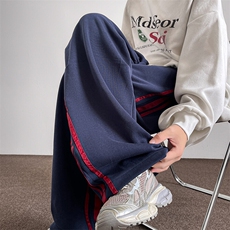 藏青色