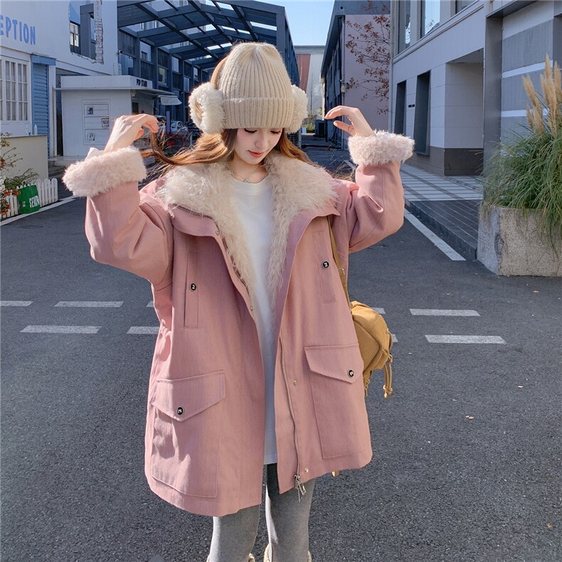 粉色中长款羊羔毛绒内胆拼接派克服外套#911-P255-K378,女装短外套,2C111