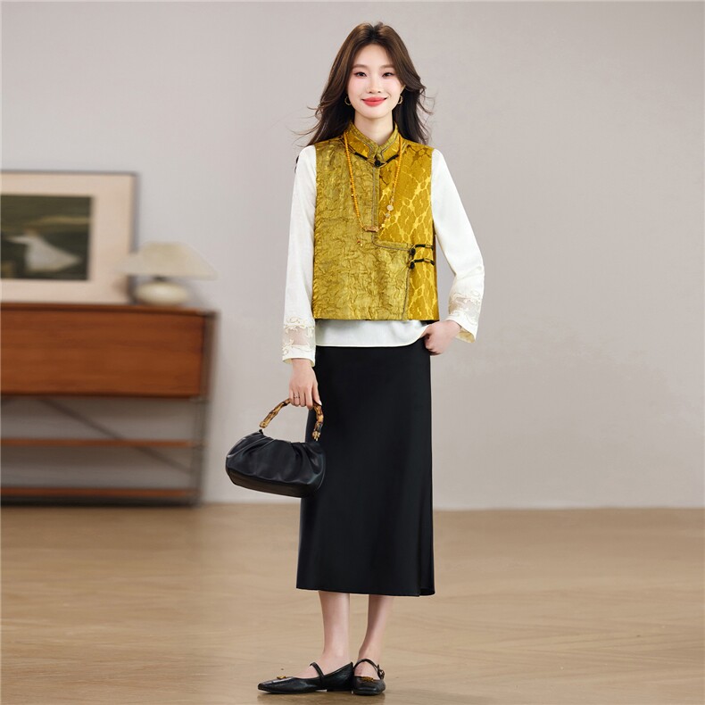 现货春季新款新中式洋气缎面拼接小立领马甲+刺绣缎面衬衫两件套，女装套装/套裙，宝儿家