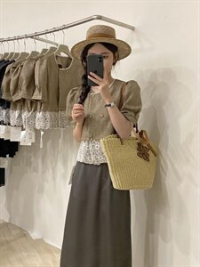小香花边短袖图片