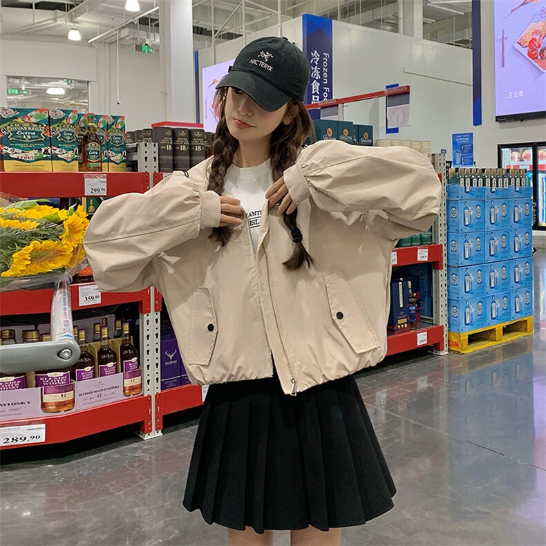 高级小众韩系慵懒chic杏色连帽工装外套女春秋超火好看短夹克上衣,女装短外套,2C239