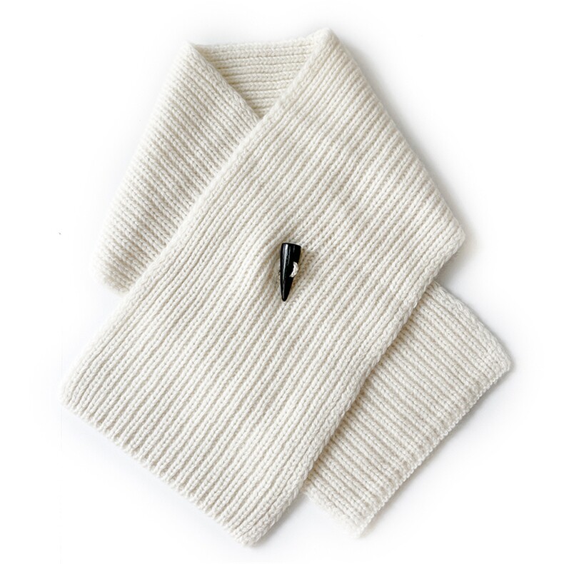 2025年秋季新款百搭女士牛角扣长方形围巾，围巾，绒上羊绒