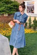 现货夏季新款简约时尚个性气质娃娃领腰带收腰显瘦牛仔连衣裙，女装连衣裙，菡迪欧娜