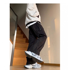 黑色