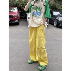 黄色
