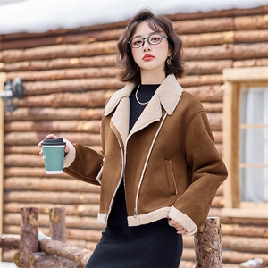 冬季加厚保暖皮毛一体外套女2024新款小个子短款羊羔毛机车服棉衣图片