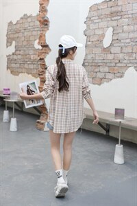 格子衬衣图片