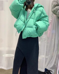 带帽短款羽绒服图片