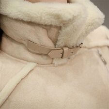 现货皮衣纯色POLO领2021年冬季长袖中长款时尚不掉毛，女装毛呢外套，奕薇雅