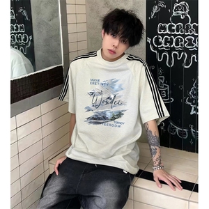 抖音得物品质二开240克宽松纯棉美式潮牌印花三条杠中性风短袖T恤