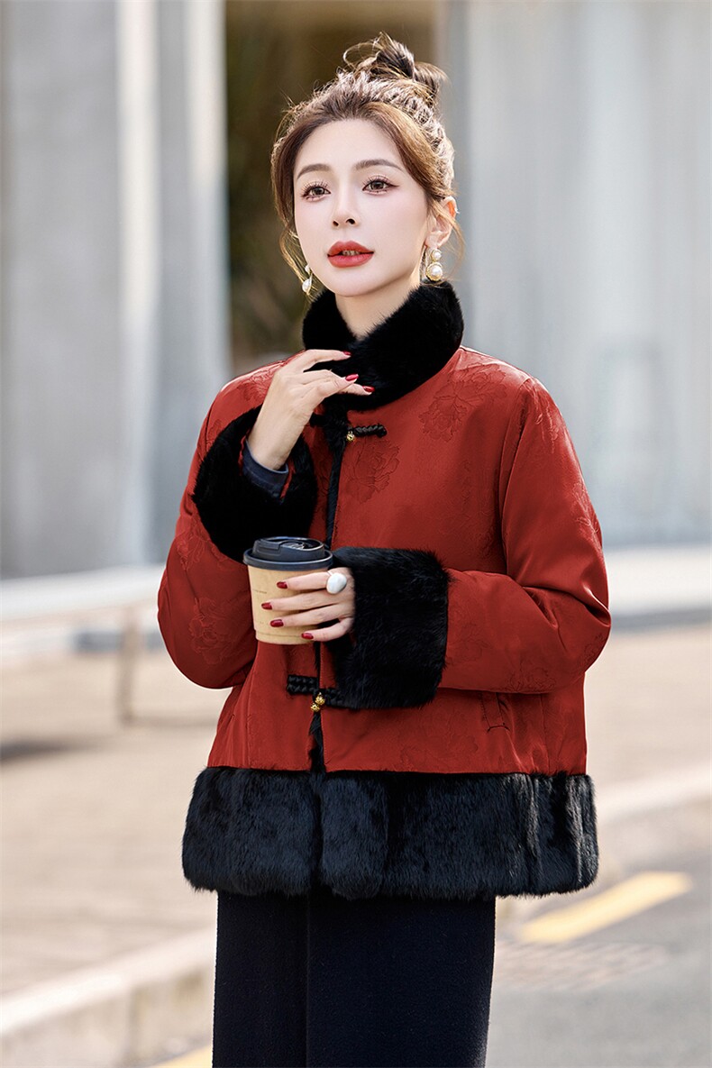 【90白鸭绒】新中式短款羽绒服冬装喜庆新年红本命年貂毛拼接外套,女装羽绒服,衣之秀