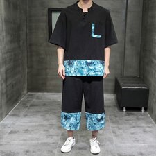 黑色