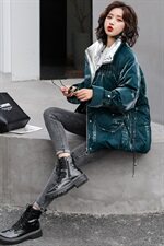 2022冬季新款时尚立领短款保暖舒适气质字母印花羽绒服90%，女装羽绒服，时尚俏佳人