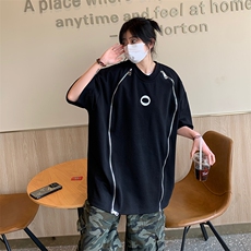 黑色