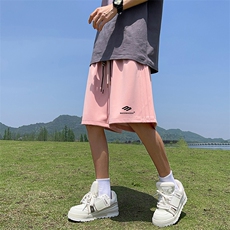 粉红色