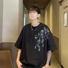 黑色