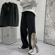 黑色