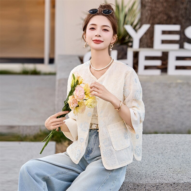 开春轻薄外套女2025新款独特漂亮新中式国风短款小香风白色防晒衣,女装短外套,瑶迪依秀