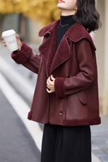 大翻领皮毛一体外套女冬季2024新款高级感宽松加厚保暖羊羔毛棉服，女装羊羔毛/颗粒绒，江南女神