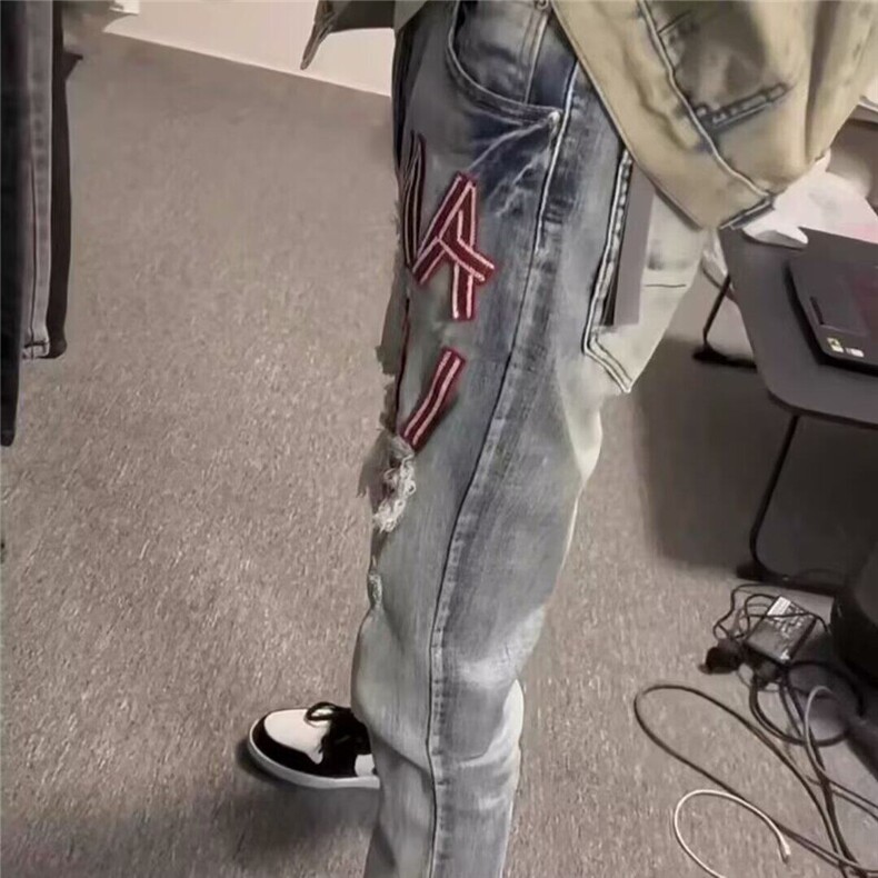 潮牌破洞补丁牛仔裤男百搭痞帅小脚裤美式高街字母贴布小直筒长裤,男装牛仔裤,星座506A