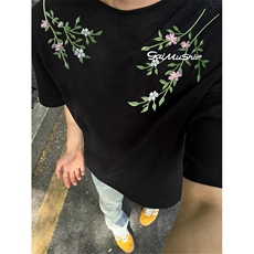 黑色