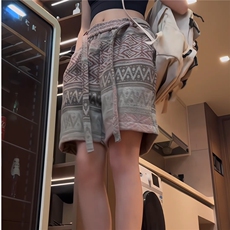 脏粉色
